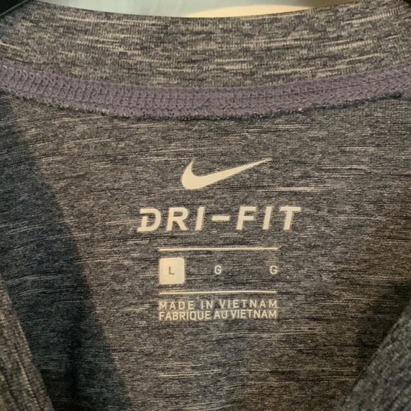 Mens Nike Dri-Fit Workout Shirt - Picture 3 of 3